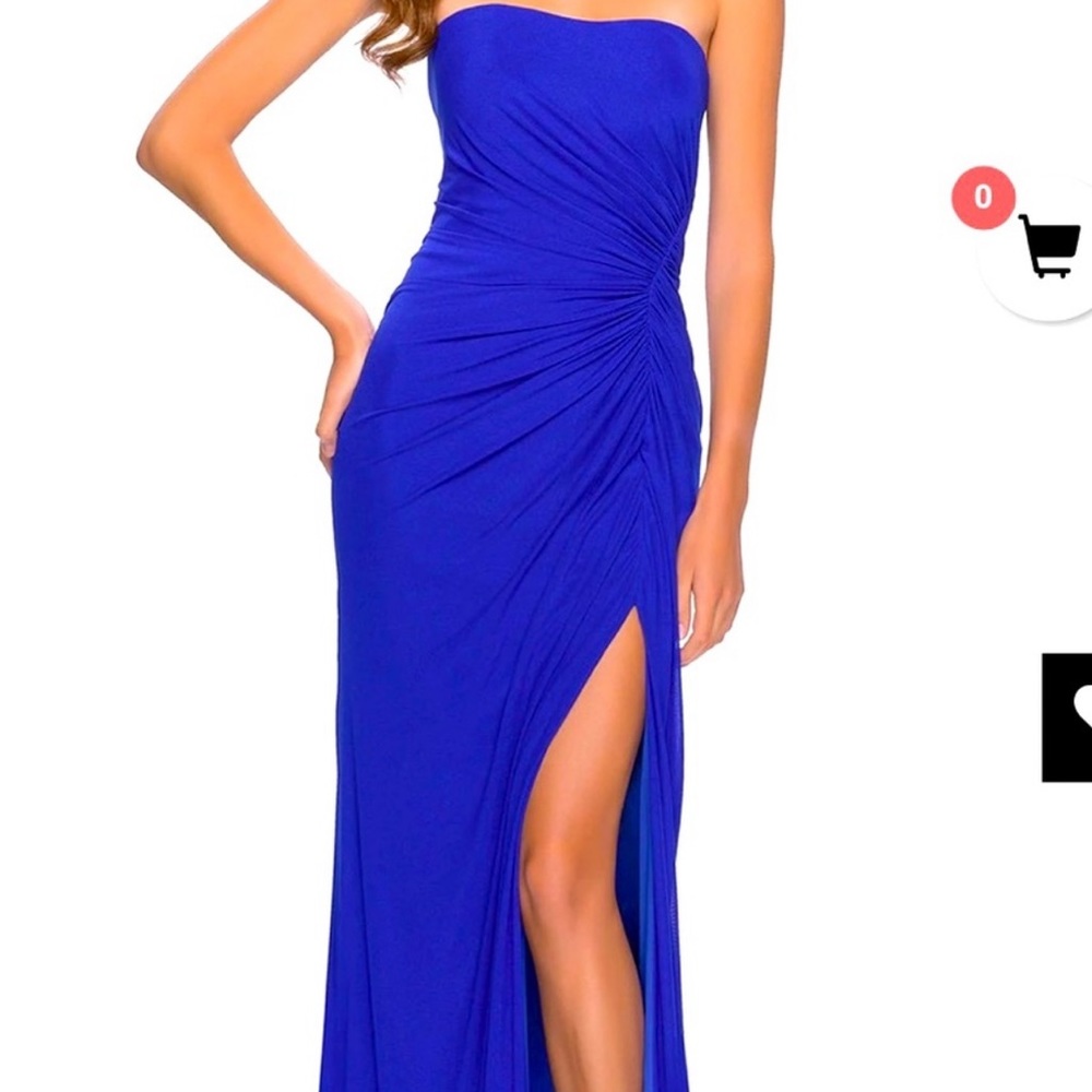 LA FEMME 29489 DRESS
ROYAL BLUE
NEVER WORN STRAPLESS GOWN!!
